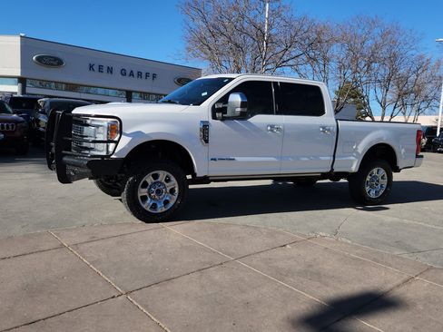 Used 2017 Ford F250 Platinum w/ Platinum Ultimate Package image 4