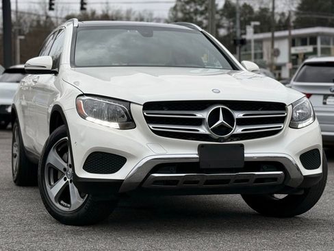 Used 2017 Mercedes-Benz GLC 300 4MATIC image 8