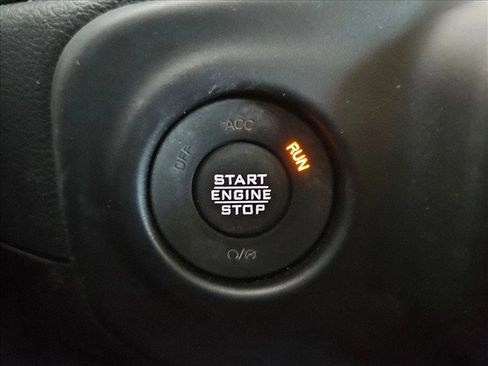 Used 2023 Jeep Wrangler Unlimited Sahara AWD/4WD image 22