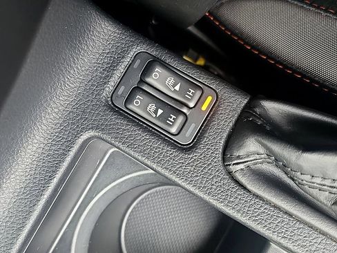 Used 2016 Subaru Crosstrek 2.0i Premium image 24