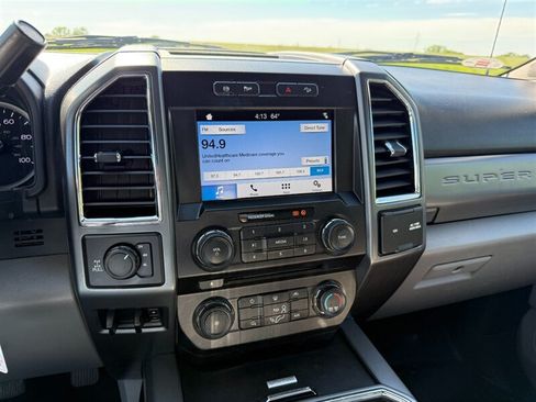 Used 2018 Ford F250 XLT w/ XLT Value Package AWD/4WD image 15