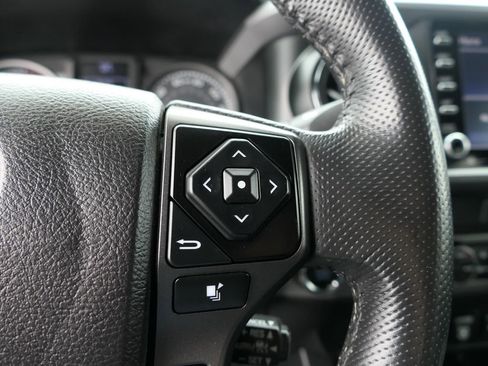 Used 2021 Toyota Tacoma TRD Off-Road image 15