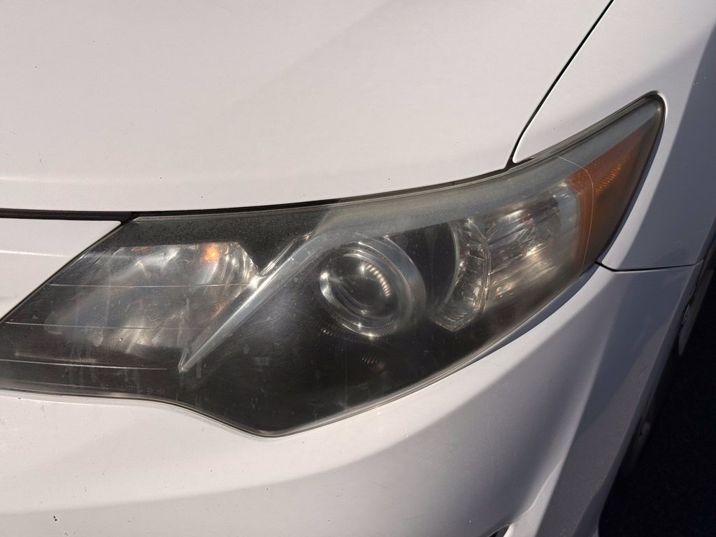 Used 2014 Toyota Camry SE w/ Moonroof Package FWD image 11