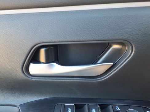 New 2026 Nissan Kicks SR image 17