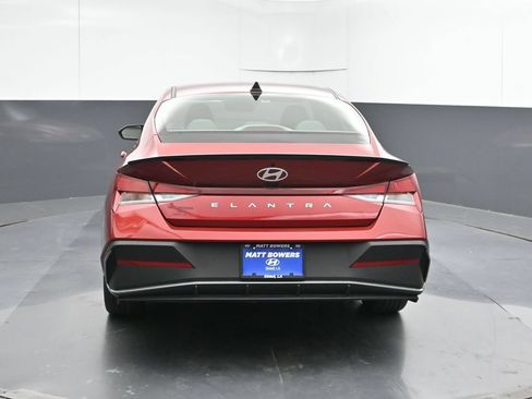 Used 2025 Hyundai Elantra Sport FWD image 4