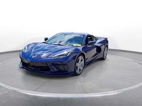 Used 2025 Chevrolet Corvette Stingray Preferred Cpe w/ Z51 Performance Package RWD image 3