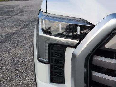 Used 2024 Toyota Tundra Limited AWD/4WD image 9