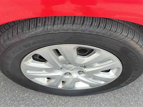 Used 2018 Dodge Journey SE FWD image 18