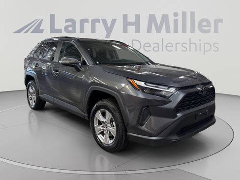 Used 2025 Toyota RAV4 XLE FWD image 7