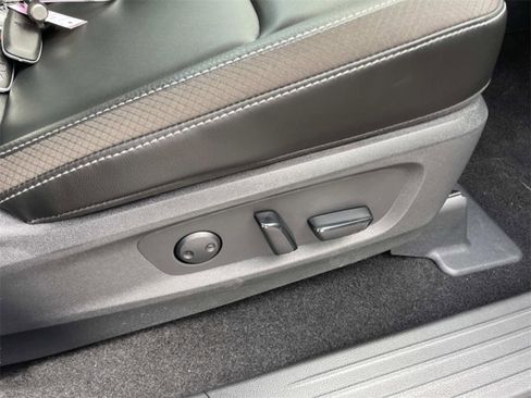 New 2025 Nissan Pathfinder SL image 17