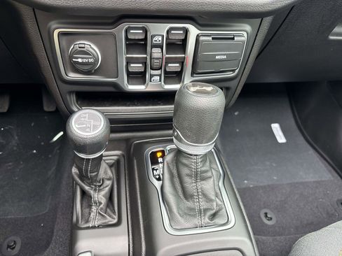 Used 2026 Jeep Wrangler Unlimited Sport AWD/4WD image 12