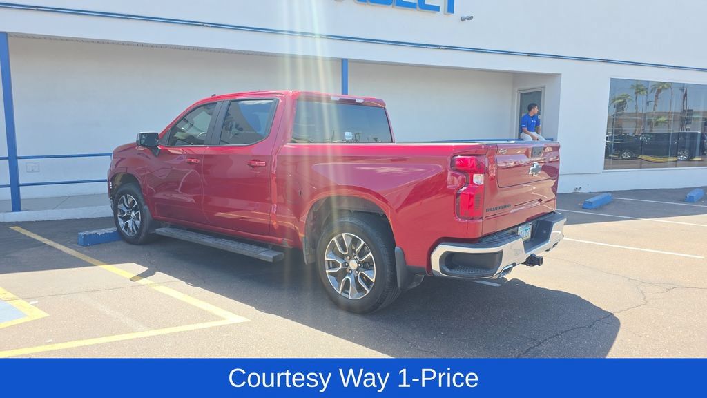 Used 2022 Chevrolet Silverado 1500 LT w/ Z71 Off-Road Package AWD/4WD image 6