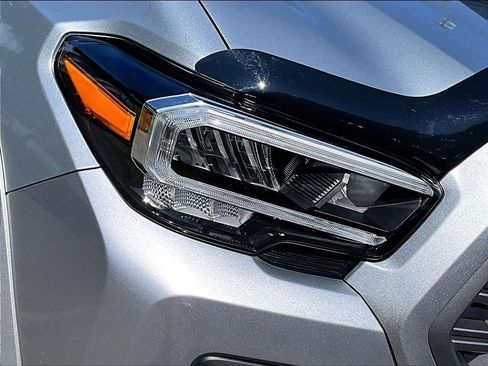 Used 2023 Toyota Tacoma TRD Sport w/ Technology Package AWD/4WD image 33