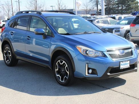 Used 2017 Subaru Crosstrek 2.0i Limited image 3
