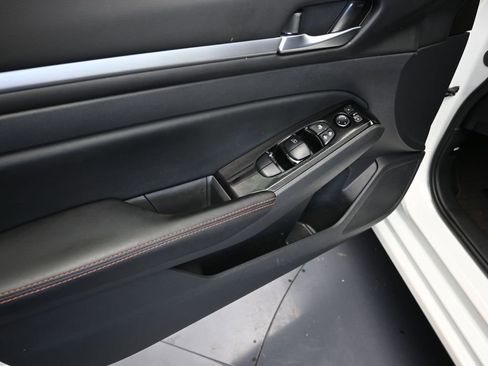 Used 2024 Nissan Altima 2.5 SR image 11