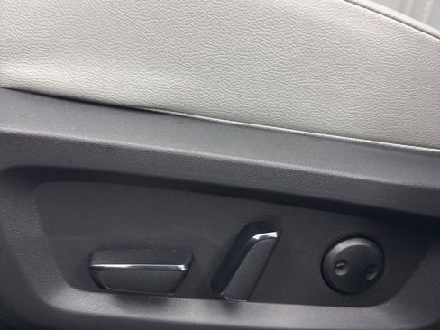 New 2025 Mitsubishi Outlander SE image 14