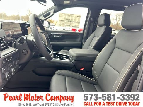 New 2026 Chevrolet Tahoe Premier w/ Sun And Tow Package AWD/4WD image 11
