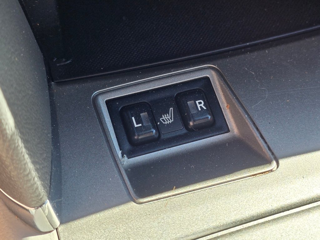 Used 2009 Toyota Camry Hybrid w/ Upgrade Pkg w/ Navigation FWD image 8