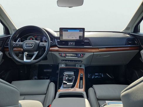 Used 2021 Audi Q5 Premium Plus image 11