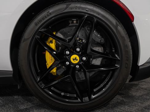 Used 2022 Ferrari Roma RWD image 22