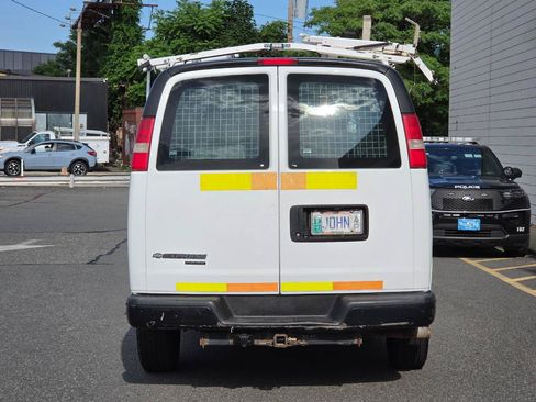 Used 2015 Chevrolet Express 2500 RWD image 6