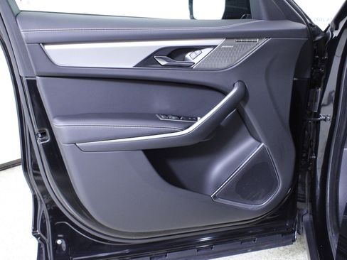 Used 2025 Jaguar F-PACE R-Dynamic S image 18