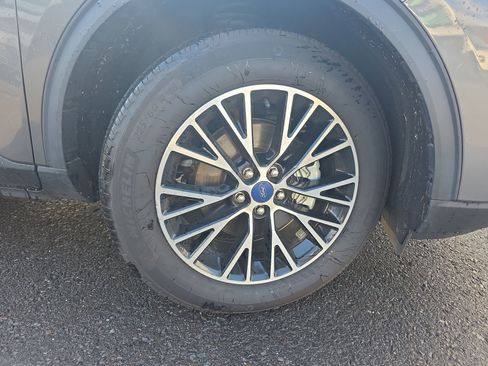 Used 2022 Ford Escape SEL w/ Technology Package image 10