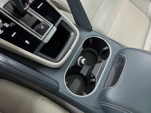 Used 2019 Porsche Cayenne AWD/4WD image 28