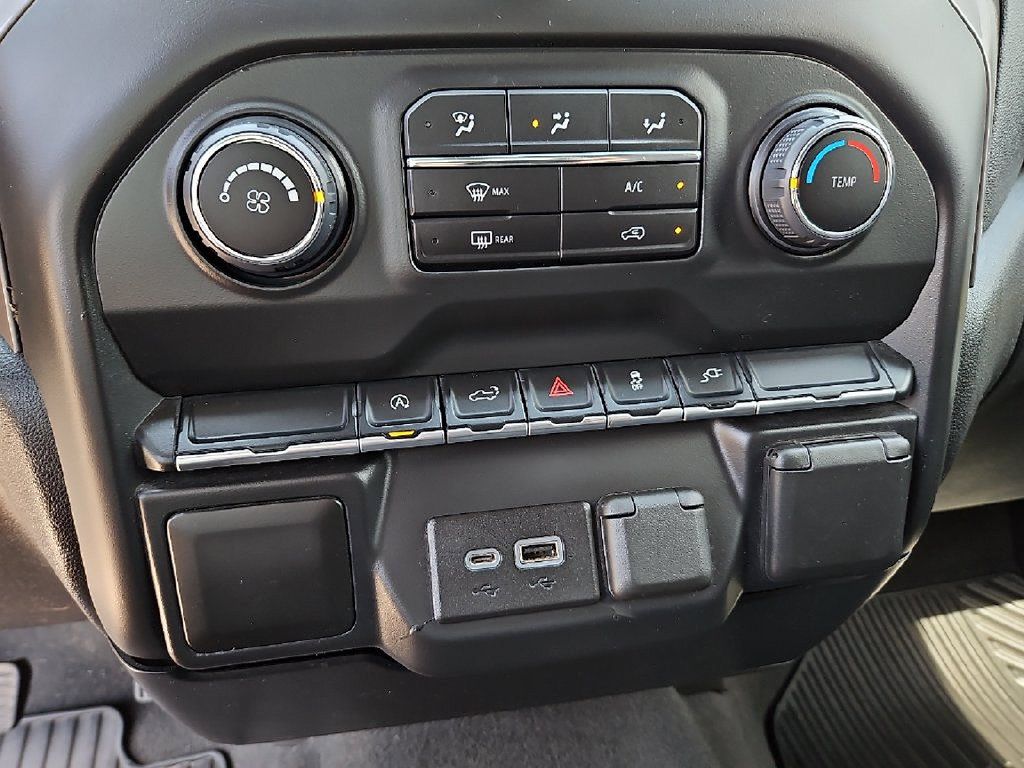 Used 2021 Chevrolet Silverado 1500 Custom AWD/4WD image 26