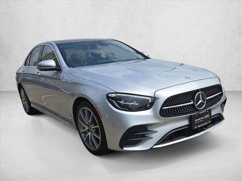 Used 2023 Mercedes-Benz E 450 4MATIC Sedan image 3
