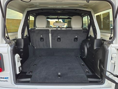 Used 2022 Jeep Wrangler Unlimited Sahara image 33