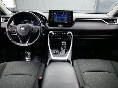 Used 2022 Toyota RAV4 XLE w/ Convenience Package image 17