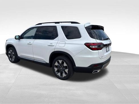 New 2026 Honda Pilot Touring image 15