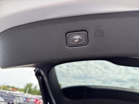 Used 2021 Ford Edge Titanium w/ Cargo Accessory Package image 31