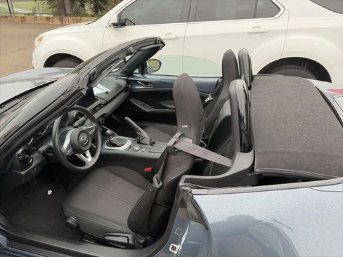 Used 2020 MAZDA MX-5 Miata Club RWD image 13