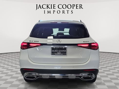 Used 2025 Mercedes-Benz GLC 300 4MATIC image 6