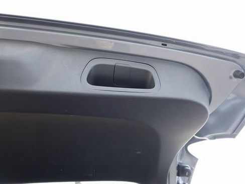 Used 2025 Chevrolet Trax LT FWD image 20