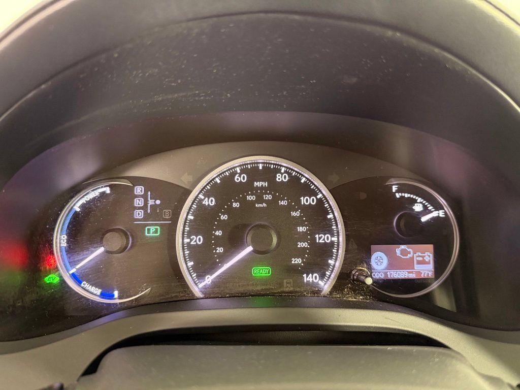 Used 2012 Lexus CT 200h Premium FWD image 29