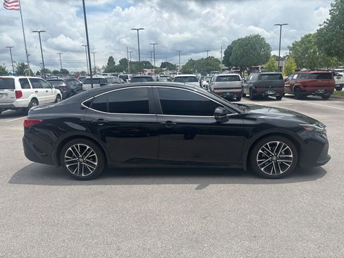 Used 2025 Toyota Camry XLE w/ Premium Plus Package FWD image 2