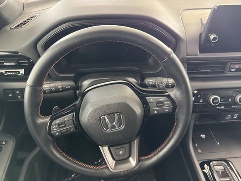 Used 2025 Honda Pilot TrailSport image 21