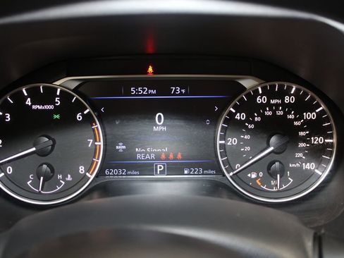 Used 2024 Nissan Altima 2.5 SV image 32