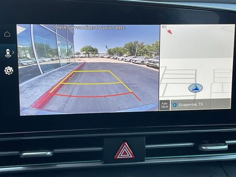 Used 2025 Hyundai Elantra SEL image 29