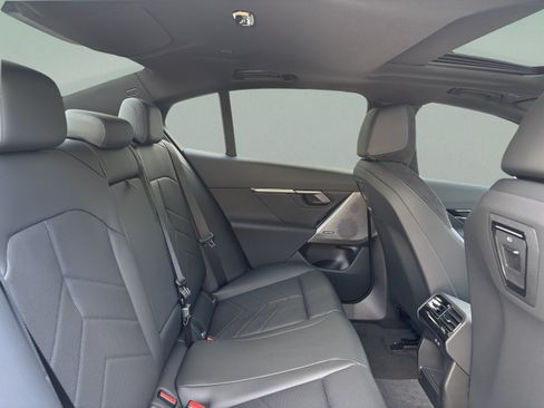 Used 2027 BMW 530i w/ M Sport Package RWD image 28