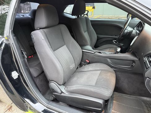 Used 2016 Dodge Challenger SXT w/ Sound Group image 19