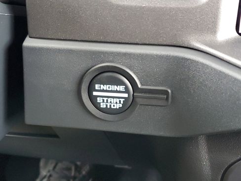 New 2025 Ford Bronco Base image 29