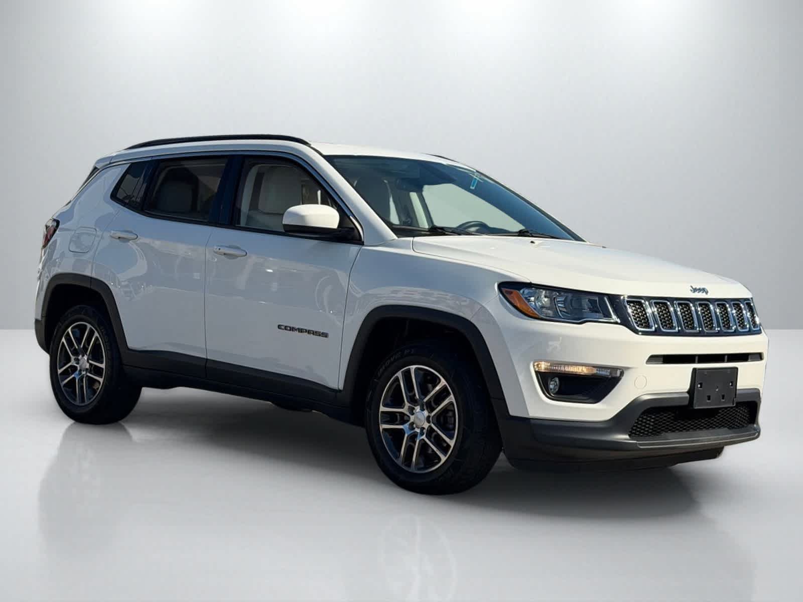 Used 2018 Jeep Compass Latitude w/ Popular Equipment Group FWD image 10