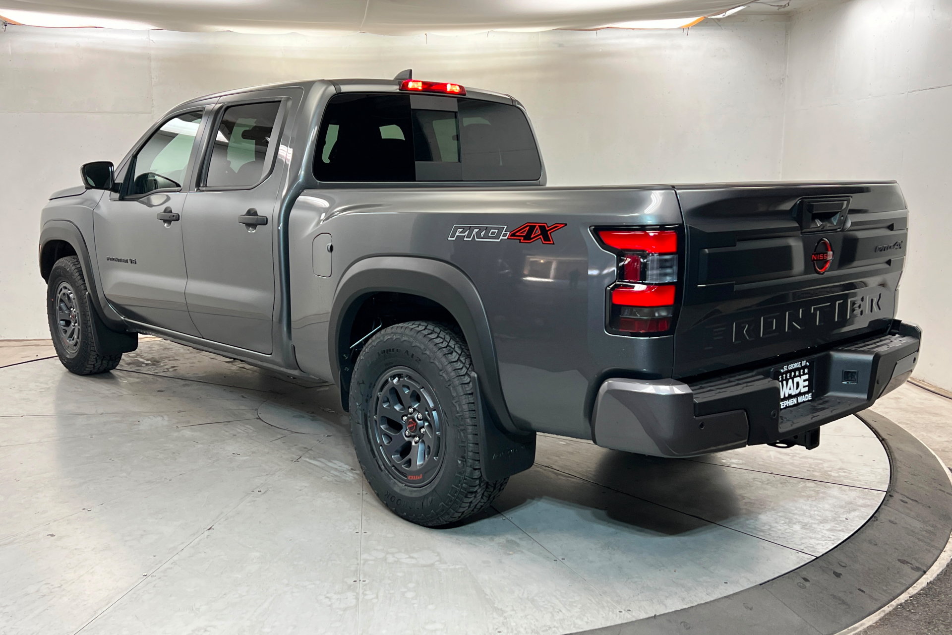New 2027 Nissan Frontier PRO-4X w/ Pro Convenience Package AWD/4WD image 3