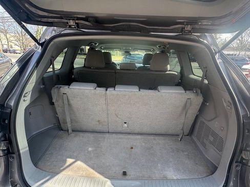 Used 2019 Toyota Highlander LE FWD image 9