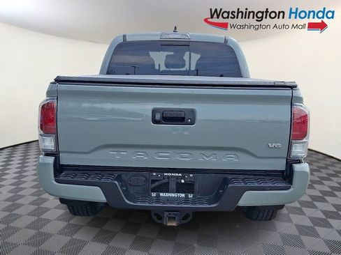 Used 2022 Toyota Tacoma TRD Sport AWD/4WD image 5