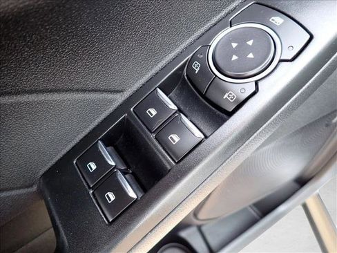 Used 2022 Ford Escape SE image 13